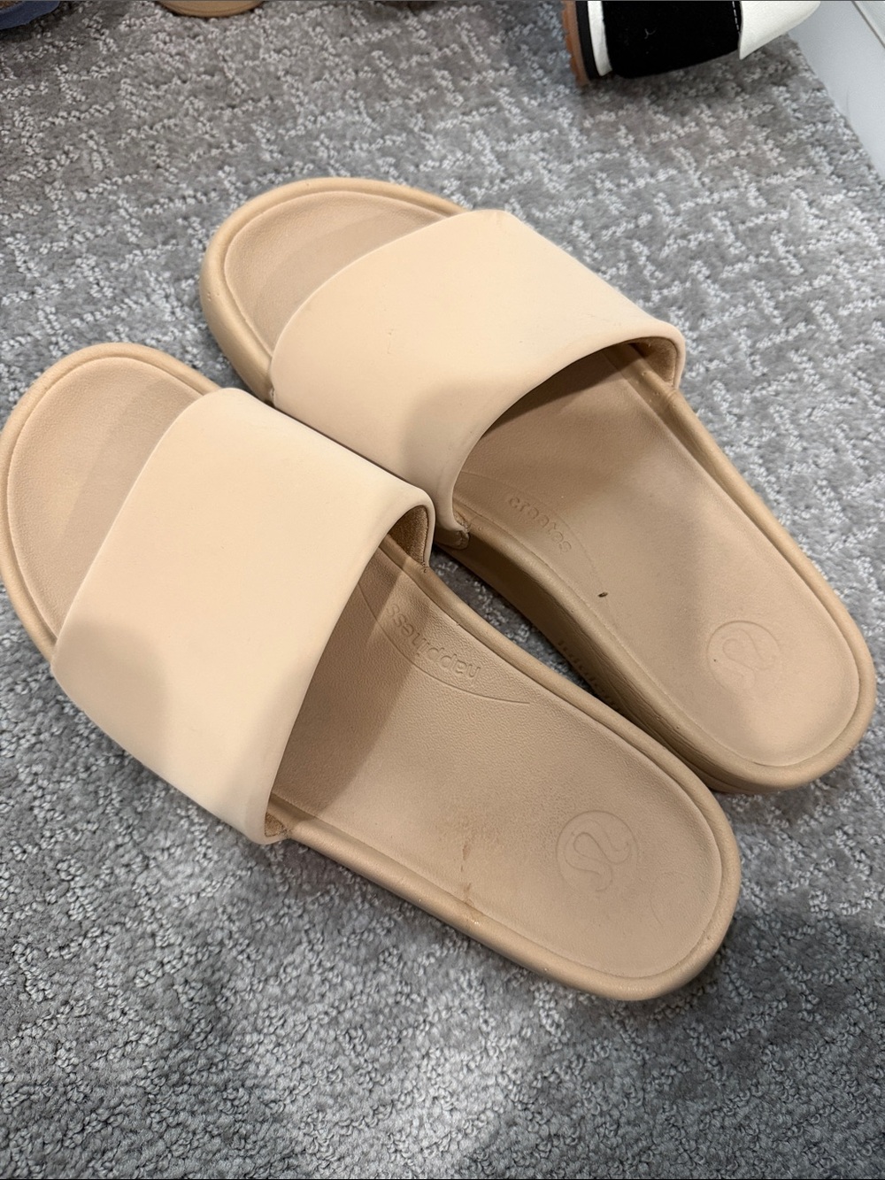 Lululemon slide